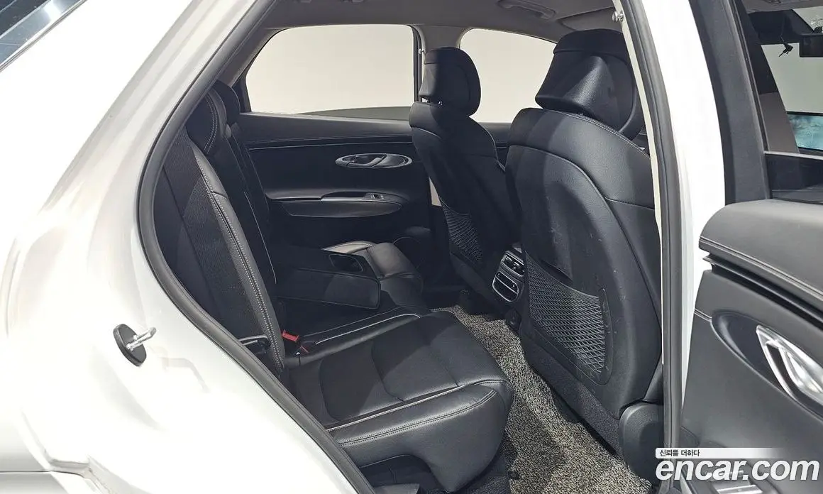 Genesis GV70 2021 2.5 автомат (гидро), фото 16 Genesis GV70 2021 2.5 автомат (гидро), фото 16
