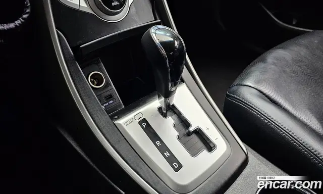 Hyundai Avante 2011 1.6 автомат (гидро), миниатюра 12