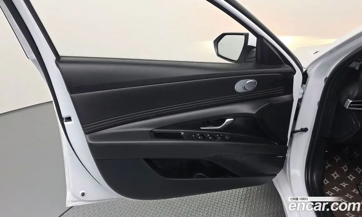 Hyundai Avante 2024 1.6 автомат (гидро), фото 14