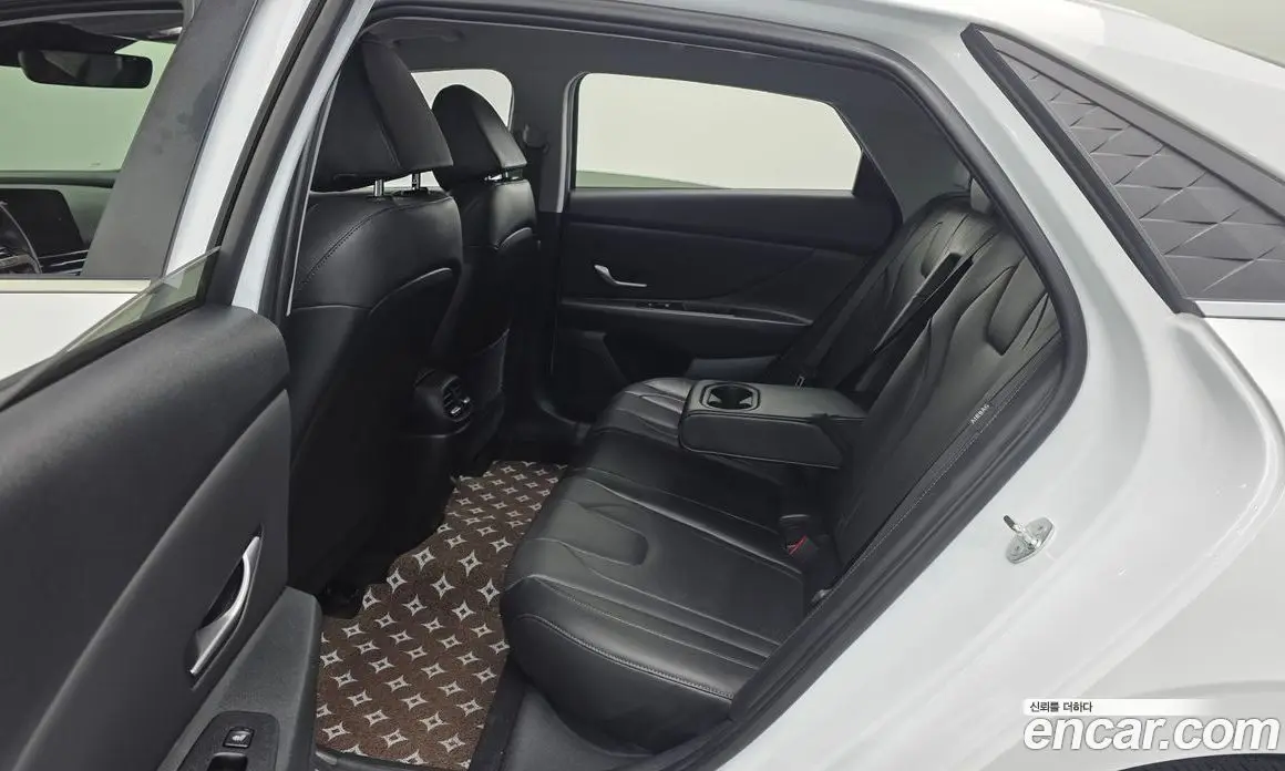 Hyundai Avante 2024 1.6 автомат (гидро), фото 18