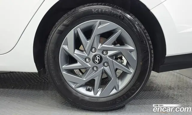 Hyundai Avante 2024 1.6 автомат (гидро), миниатюра 7