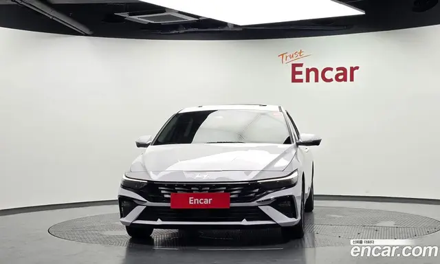 Hyundai Avante 2024 1.6 автомат (гидро), миниатюра 3