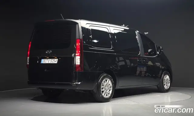 Hyundai Staria 2023 2.2 автомат (гидро), миниатюра 2