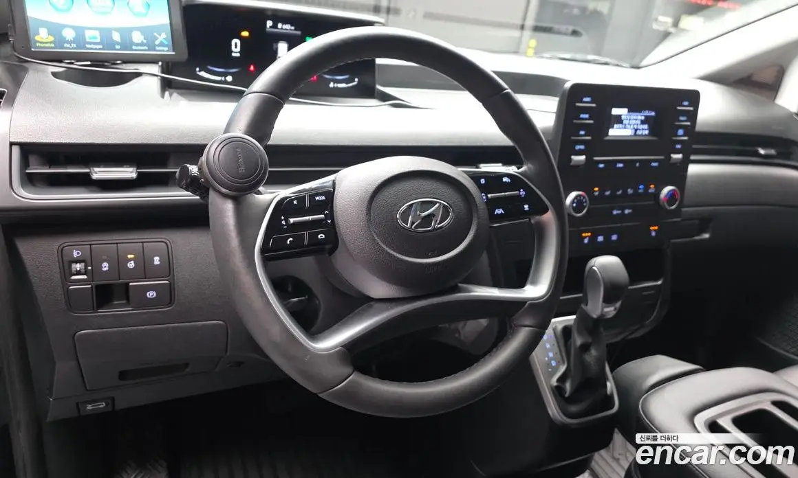 Hyundai Staria 2023 2.2 автомат (гидро), фото 18