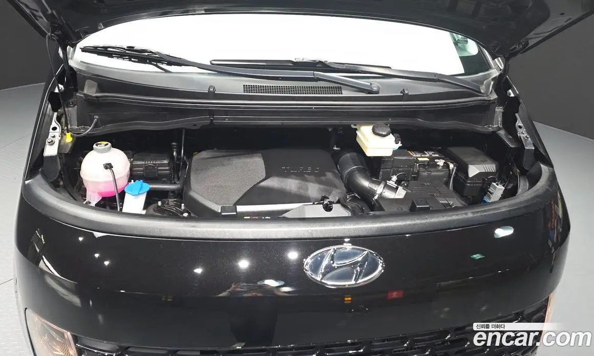 Hyundai Staria 2023 2.2 автомат (гидро), фото 6