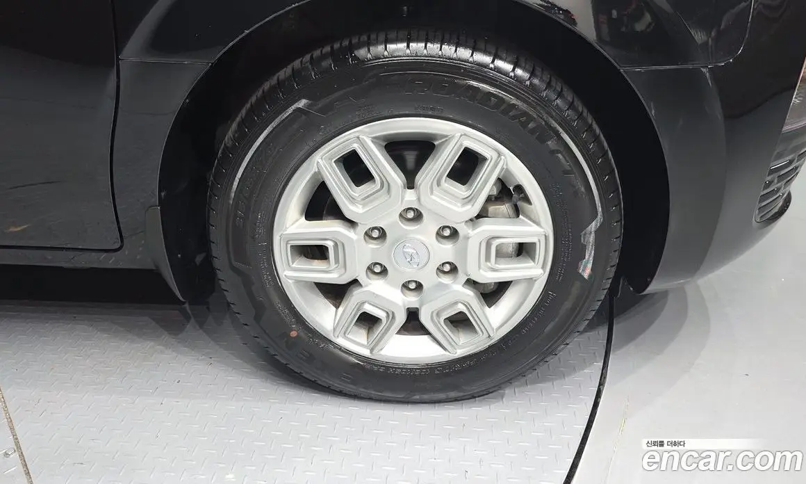 Hyundai Staria 2023 2.2 автомат (гидро), фото 7