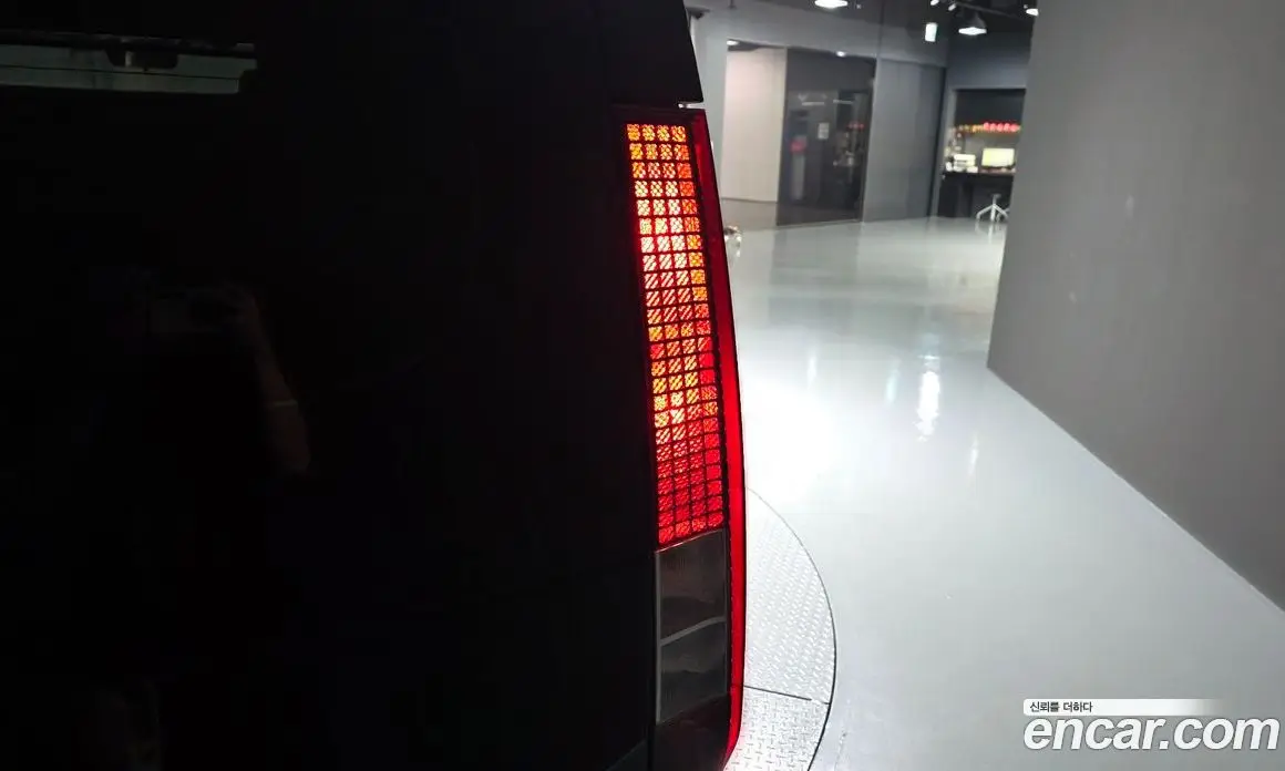 Hyundai Staria 2023 2.2 автомат (гидро), фото 9