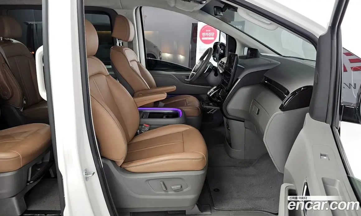 Hyundai Staria 2024 2.2 автомат (гидро), фото 13