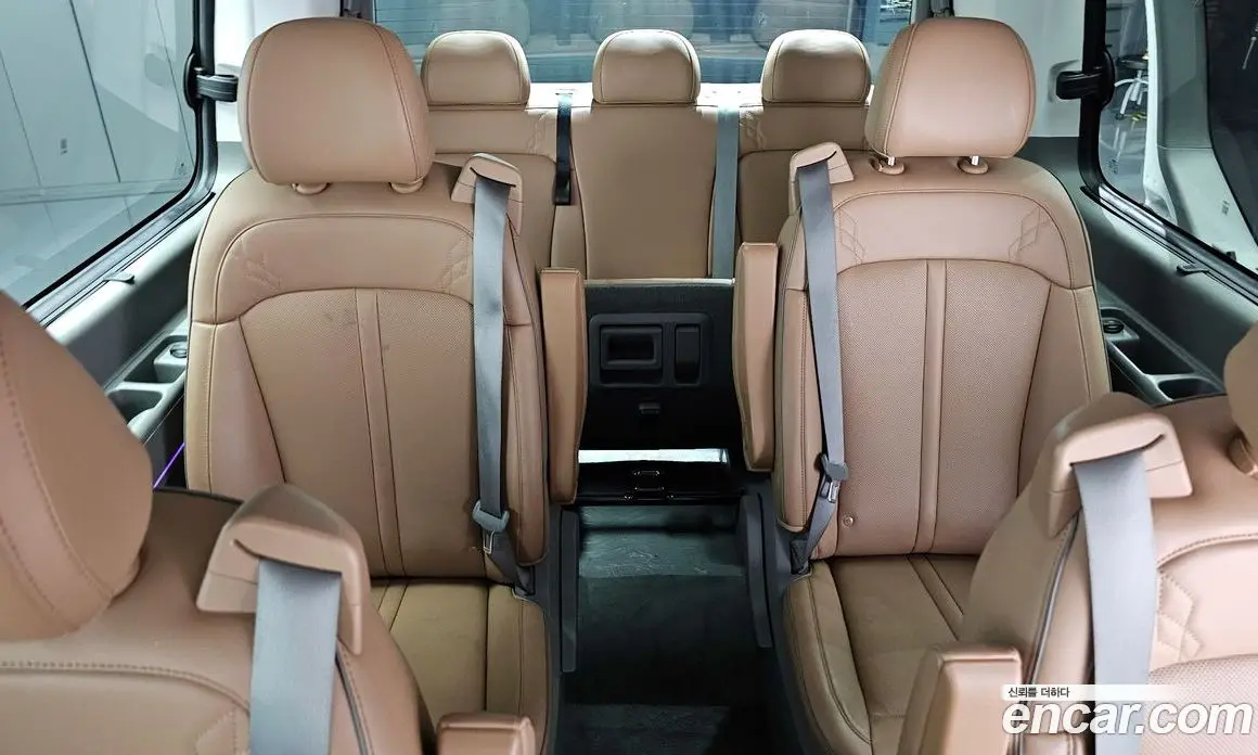 Hyundai Staria 2024 2.2 автомат (гидро), фото 16