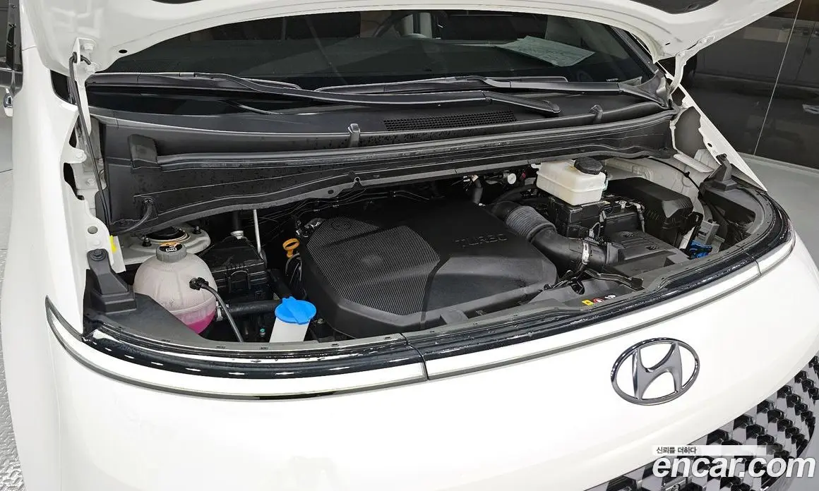 Hyundai Staria 2024 2.2 автомат (гидро), фото 6