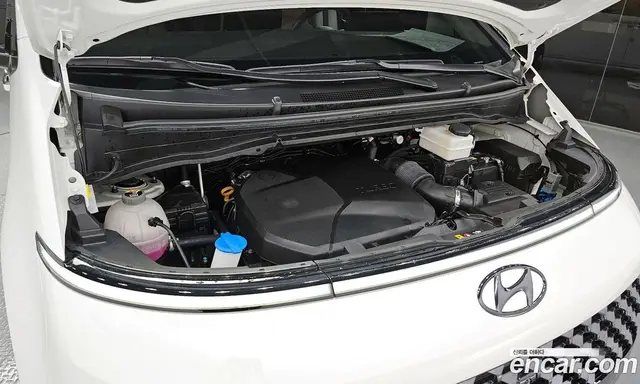 Hyundai Staria 2024 2.2 автомат (гидро), миниатюра 6