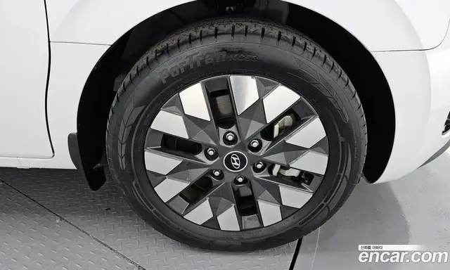 Hyundai Staria 2024 2.2 автомат (гидро), миниатюра 7