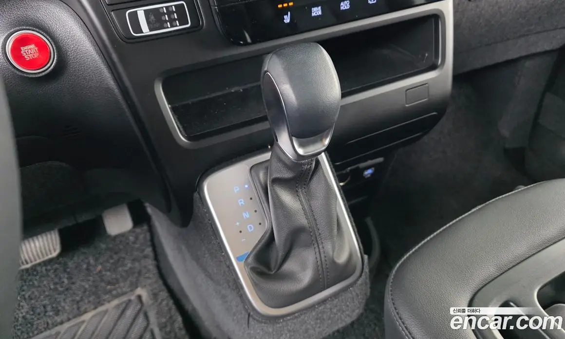Hyundai Staria 2025 3.5 автомат (гидро), фото 11
