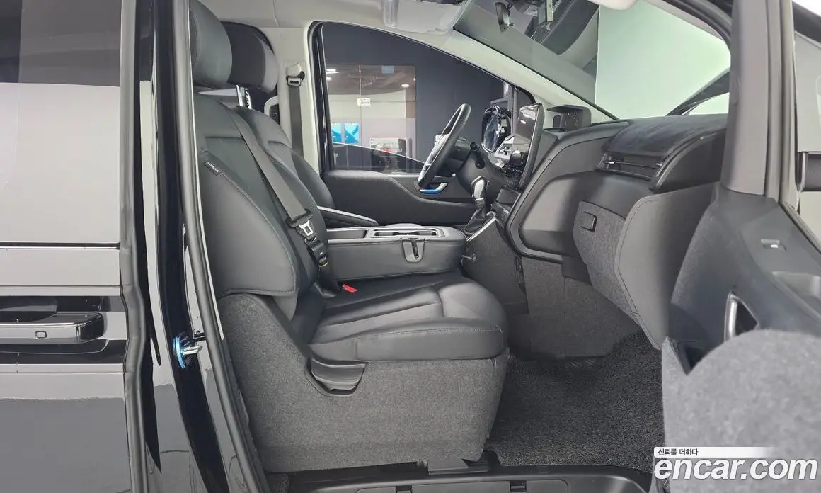 Hyundai Staria 2025 3.5 автомат (гидро), фото 15