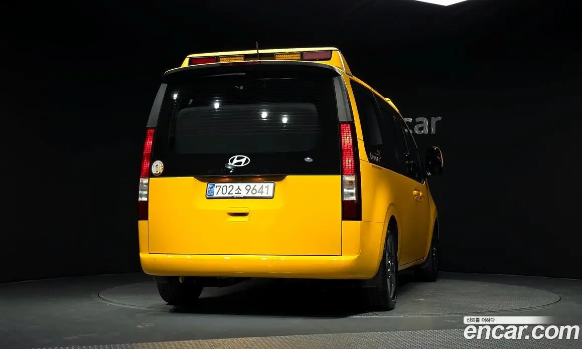 Hyundai Staria 2025 3.5 автомат (гидро), фото 4 Hyundai Staria 2025 3.5 автомат (гидро), фото 4