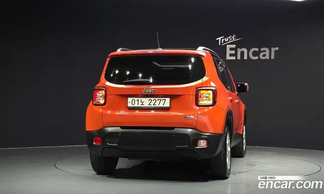 Jeep Renegade 2017 2.4 автомат (гидро), миниатюра 3