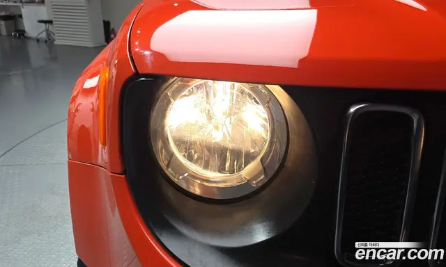 Jeep Renegade 2017 2.4 автомат (гидро), миниатюра 7