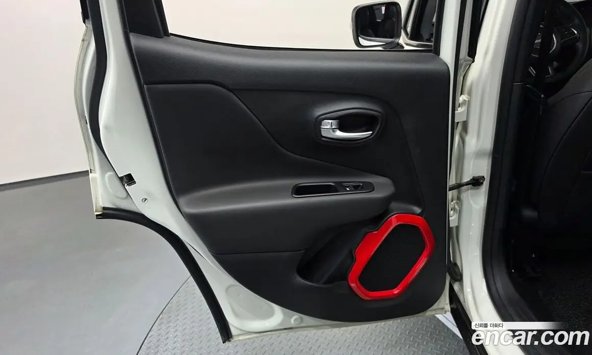 Jeep Renegade 2020 2.4 автомат (гидро), фото 14 Jeep Renegade 2020 2.4 автомат (гидро), фото 14