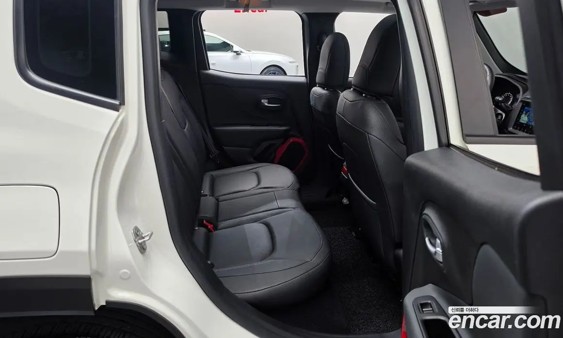 Jeep Renegade 2020 2.4 автомат (гидро), фото 16 Jeep Renegade 2020 2.4 автомат (гидро), фото 16