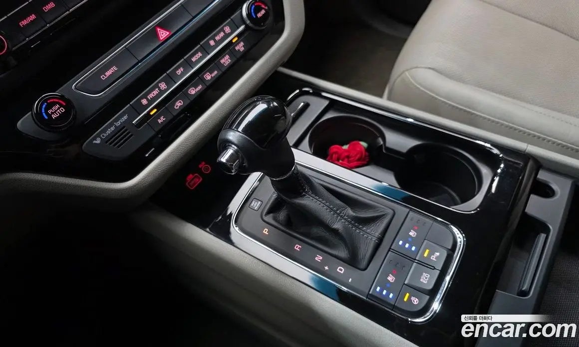 Kia Carnival 2016 2.2 автомат (гидро), фото 12