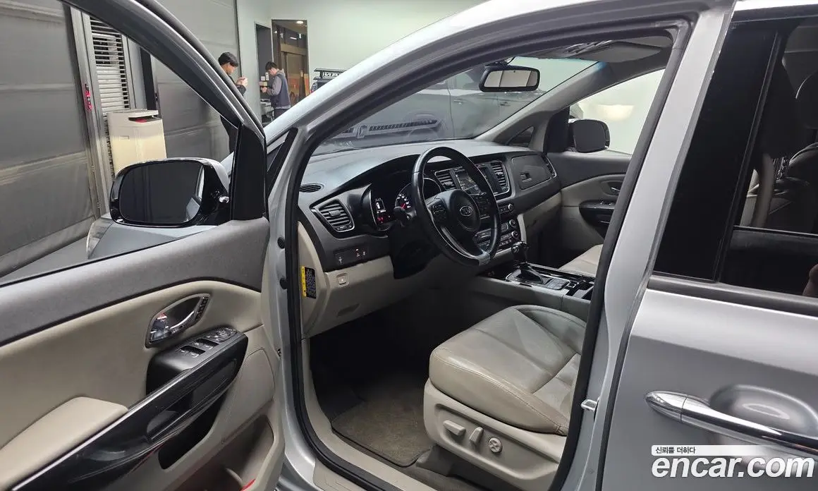 Kia Carnival 2016 2.2 автомат (гидро), фото 13