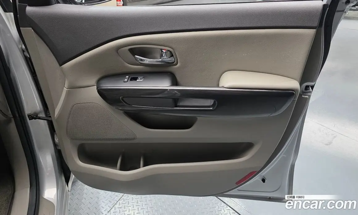 Kia Carnival 2016 2.2 автомат (гидро), фото 15