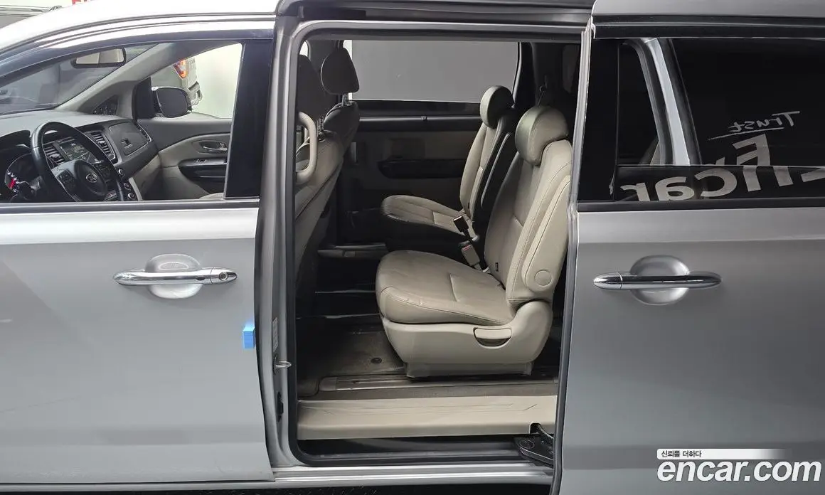 Kia Carnival 2016 2.2 автомат (гидро), фото 17