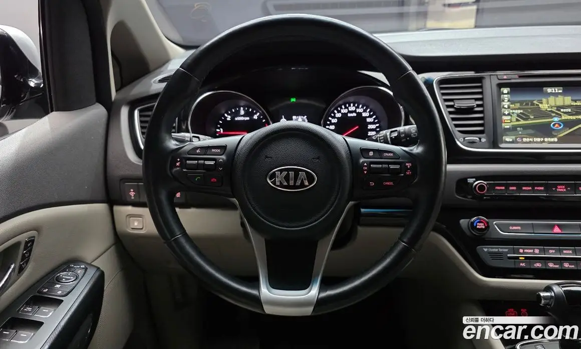 Kia Carnival 2016 2.2 автомат (гидро), фото 19