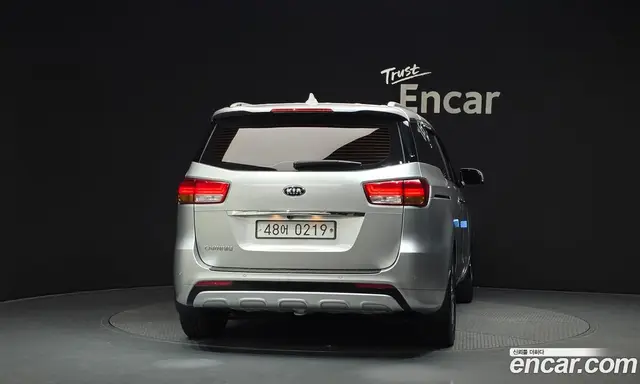 Kia Carnival 2016 2.2 автомат (гидро), миниатюра 4