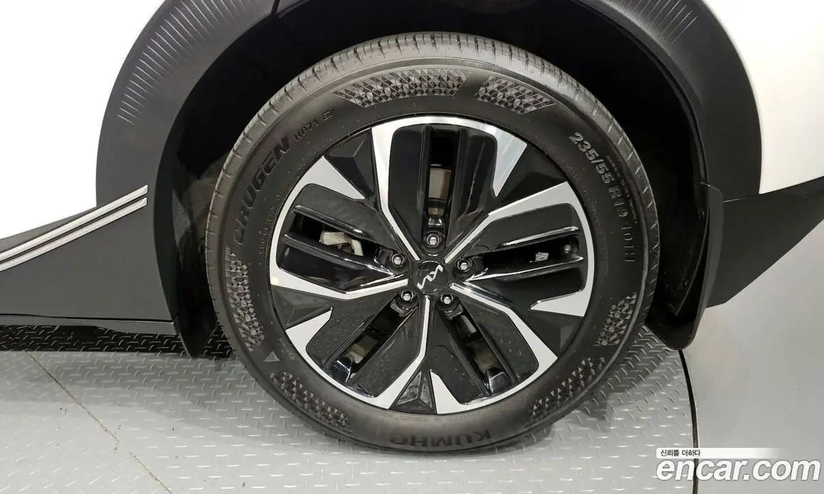 Kia EV6 2023 0.1 автомат (гидро), фото 7 Kia EV6 2023 0.1 автомат (гидро), фото 7