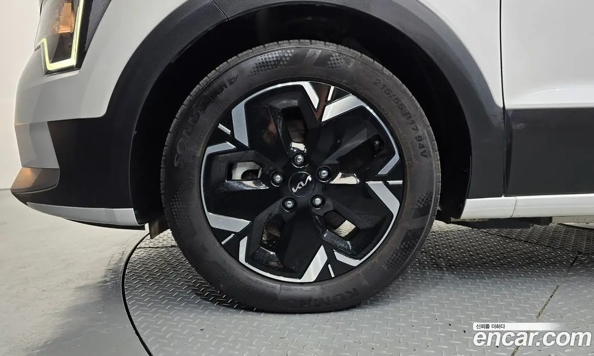 Kia Niro 2022 0.2 автомат (гидро), фото 4