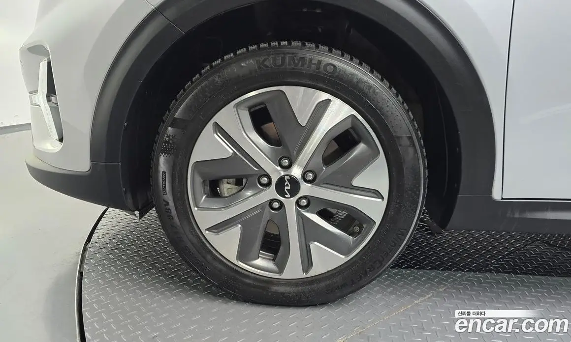 Kia Niro 2022 0.2 автомат (гидро), фото 6 Kia Niro 2022 0.2 автомат (гидро), фото 6