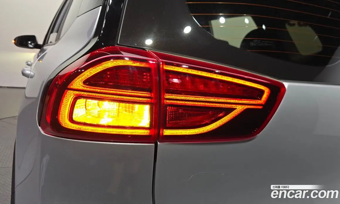 Kia Niro 2022 0.2 автомат (гидро), фото 8 Kia Niro 2022 0.2 автомат (гидро), фото 8