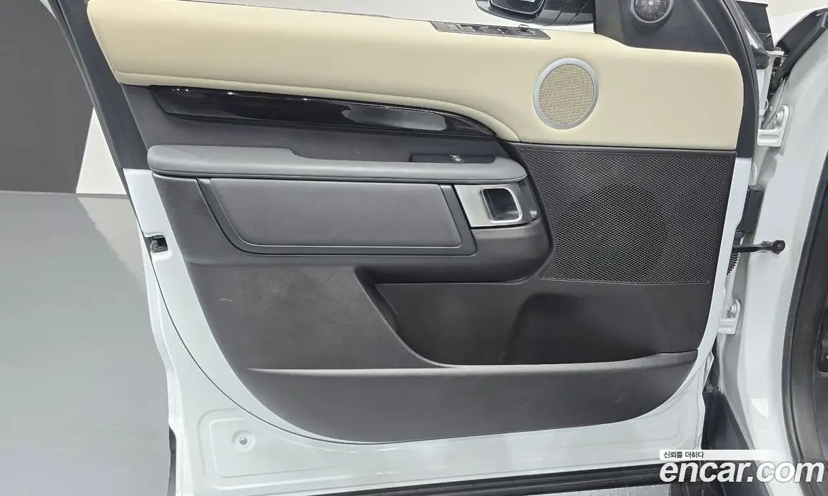 Land Rover Discovery 2019 3.0 автомат (гидро), фото 14