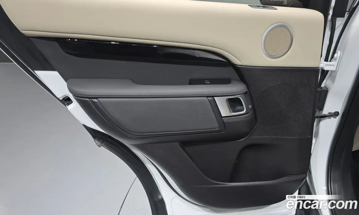 Land Rover Discovery 2019 3.0 автомат (гидро), фото 15