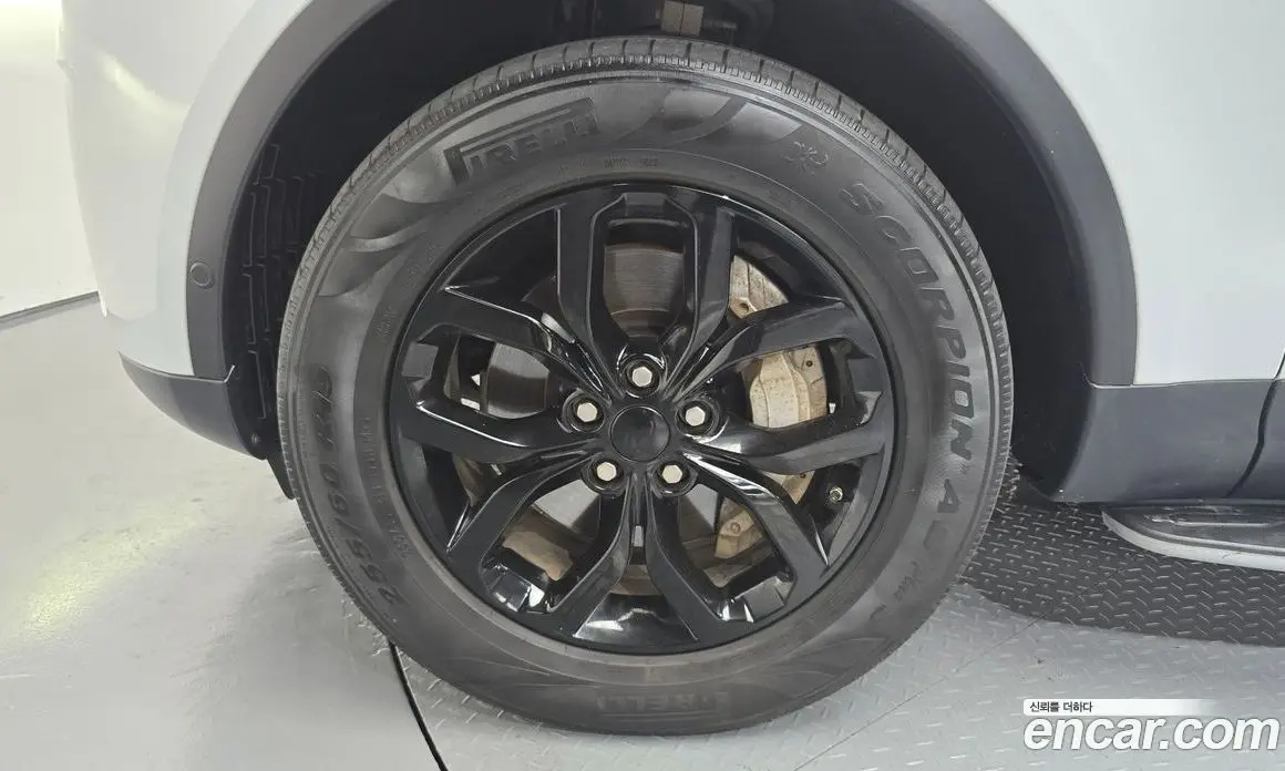 Land Rover Discovery 2019 3.0 автомат (гидро), фото 5