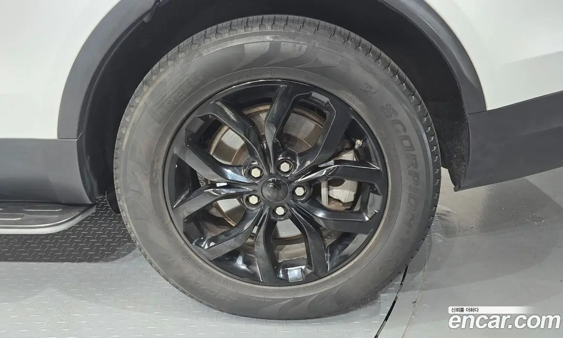 Land Rover Discovery 2019 3.0 автомат (гидро), фото 7