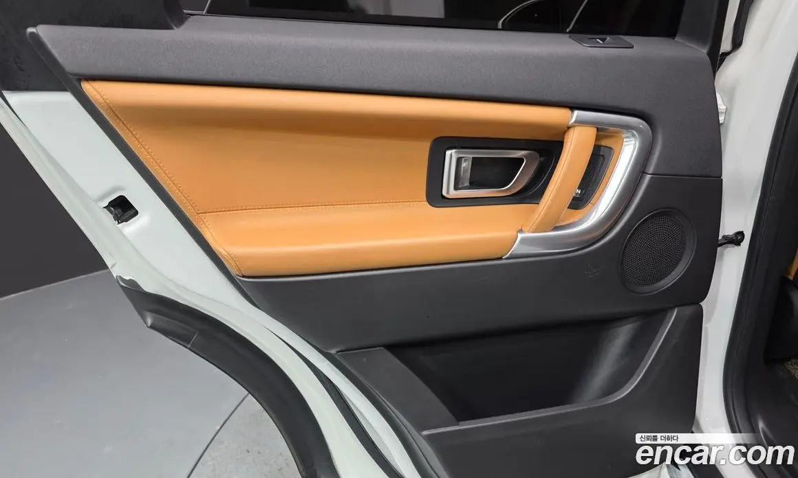 Land Rover Discovery Sport 2017 2.0 автомат (гидро), фото 15