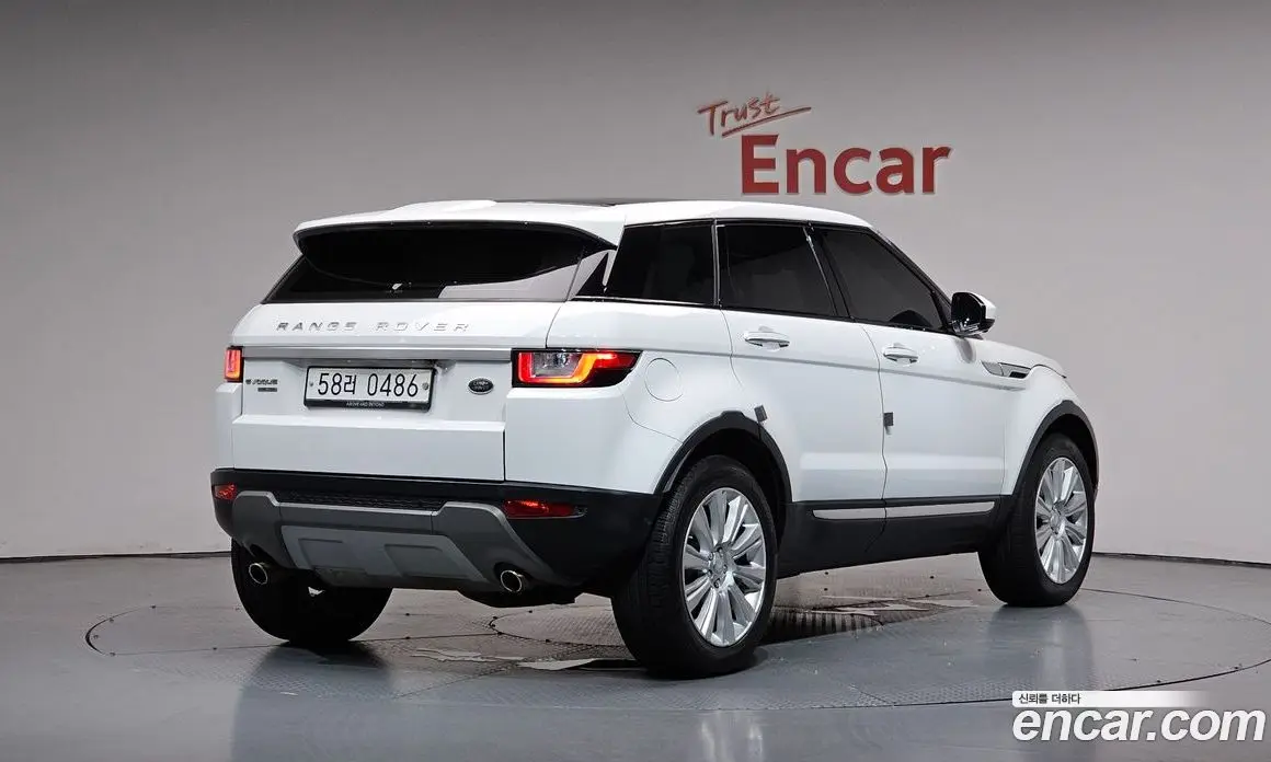 Land Rover Range Rover Evoque 2015 2.0 автомат (гидро), фото 2 Land Rover Range Rover Evoque 2015 2.0 автомат (гидро), фото 2