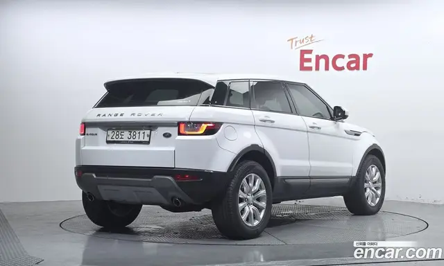Land Rover Range Rover Evoque 2018 2.0 автомат (гидро), миниатюра 2 Land Rover Range Rover Evoque 2018 2.0 автомат (гидро), миниатюра 2
