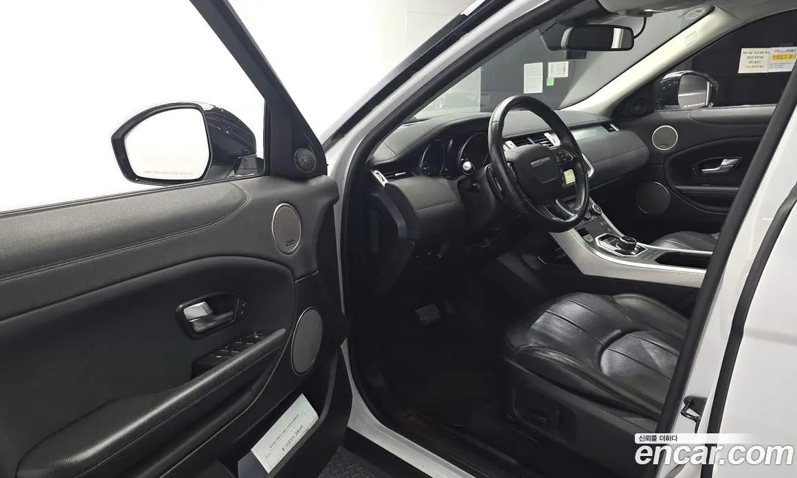 Land Rover Range Rover Evoque 2018 2.0 автомат (гидро), фото 13 Land Rover Range Rover Evoque 2018 2.0 автомат (гидро), фото 13