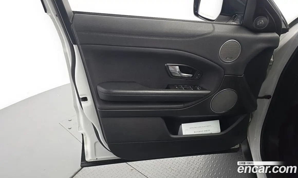 Land Rover Range Rover Evoque 2018 2.0 автомат (гидро), фото 14 Land Rover Range Rover Evoque 2018 2.0 автомат (гидро), фото 14