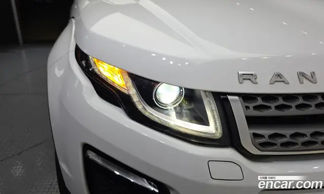 Land Rover Range Rover Evoque 2018 2.0 автомат (гидро), миниатюра 8 Land Rover Range Rover Evoque 2018 2.0 автомат (гидро), миниатюра 8