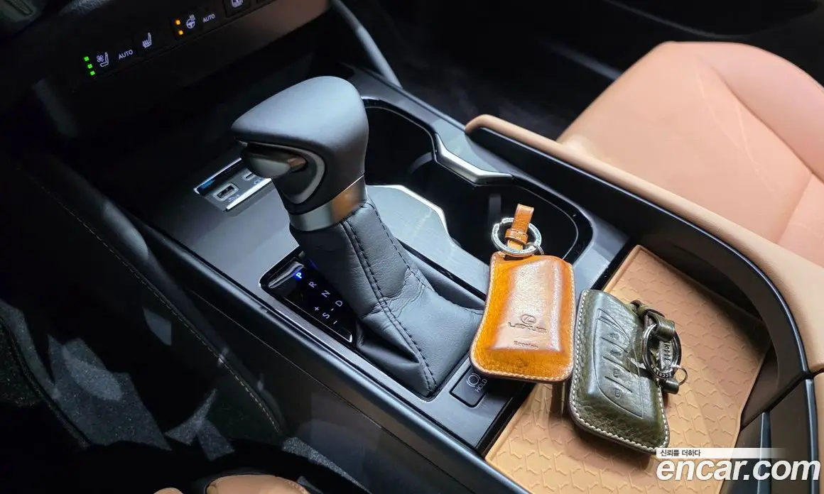 Lexus ES 2025 2.5 автомат (гидро), фото 12