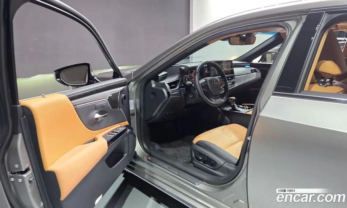 Lexus ES 2025 2.5 автомат (гидро), фото 13
