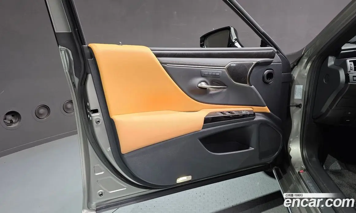 Lexus ES 2025 2.5 автомат (гидро), фото 14