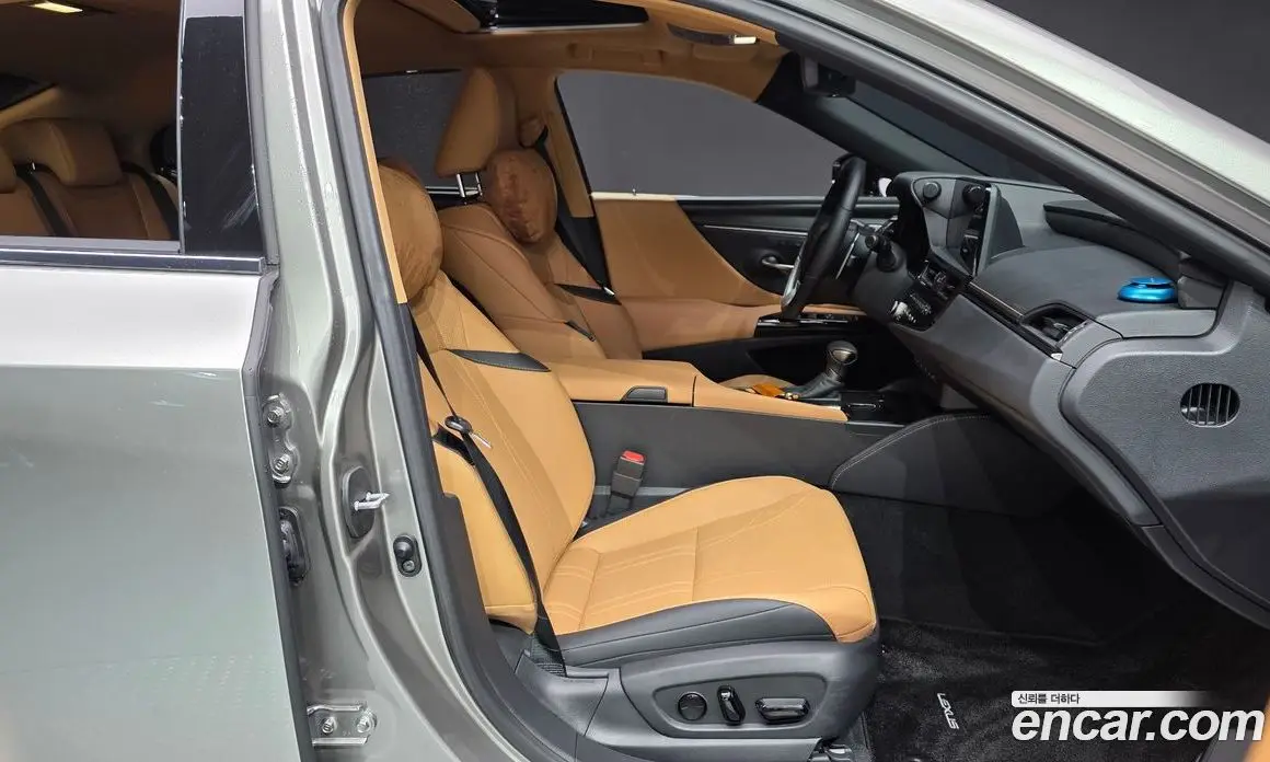 Lexus ES 2025 2.5 автомат (гидро), фото 16