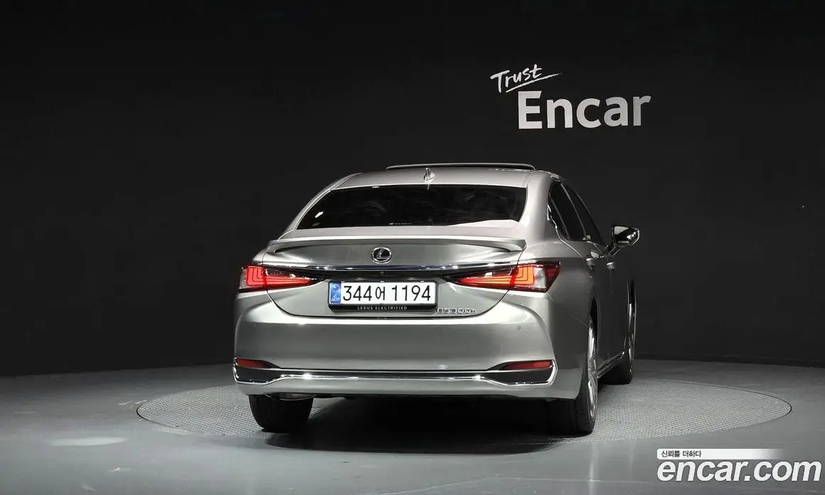 Lexus ES 2025 2.5 автомат (гидро), фото 4