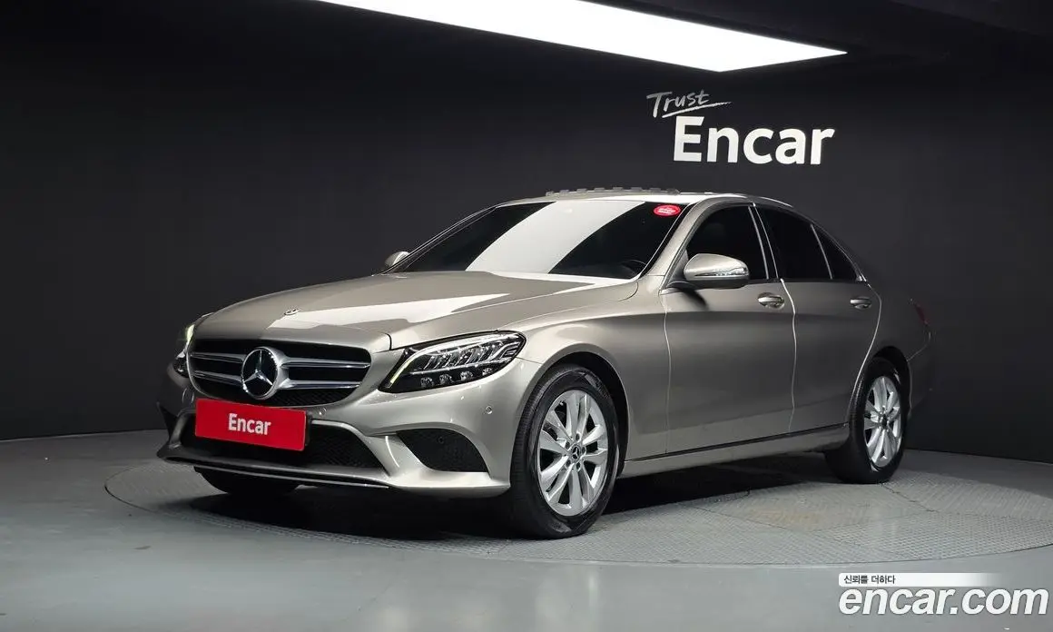 Mercedes-Benz C-Class 2019 1.9 автомат (гидро), фото 1 Mercedes-Benz C-Class 2019 1.9 автомат (гидро), фото 1