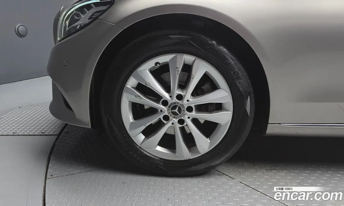 Mercedes-Benz C-Class 2019 1.9 автомат (гидро), фото 5 Mercedes-Benz C-Class 2019 1.9 автомат (гидро), фото 5